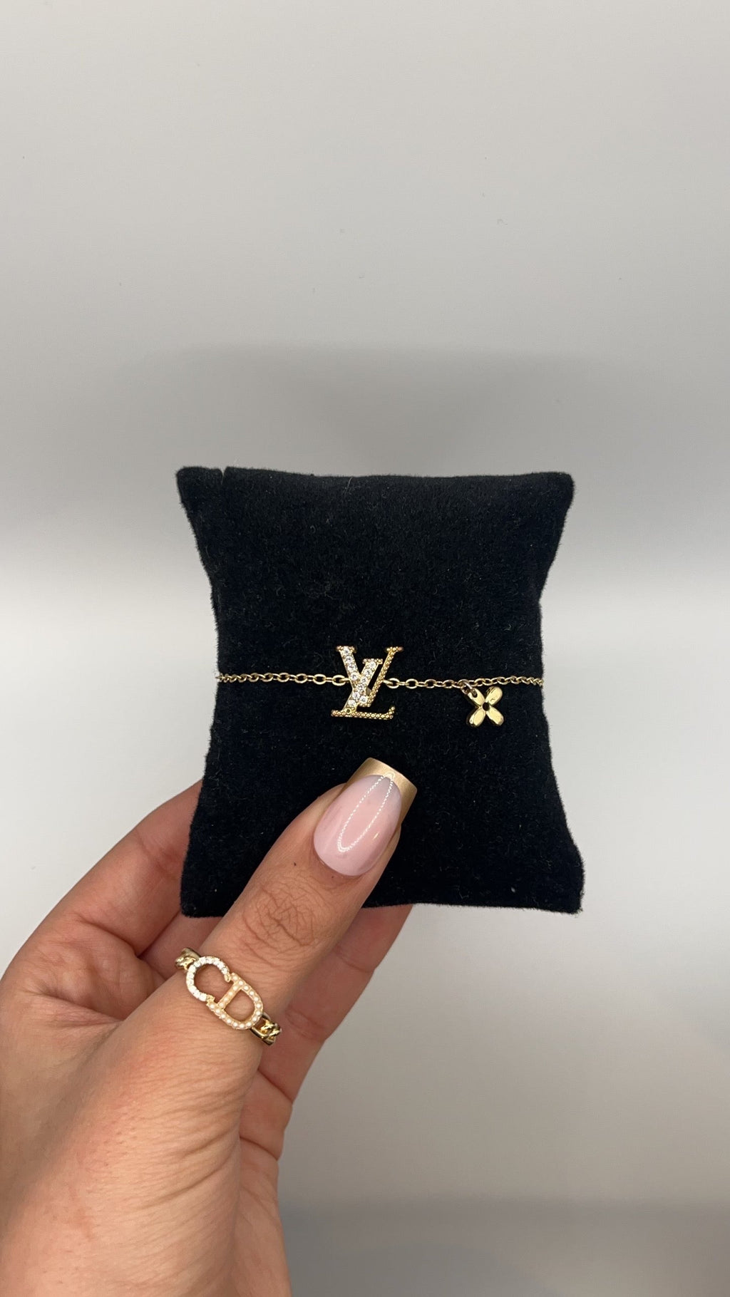 Lv Armband
