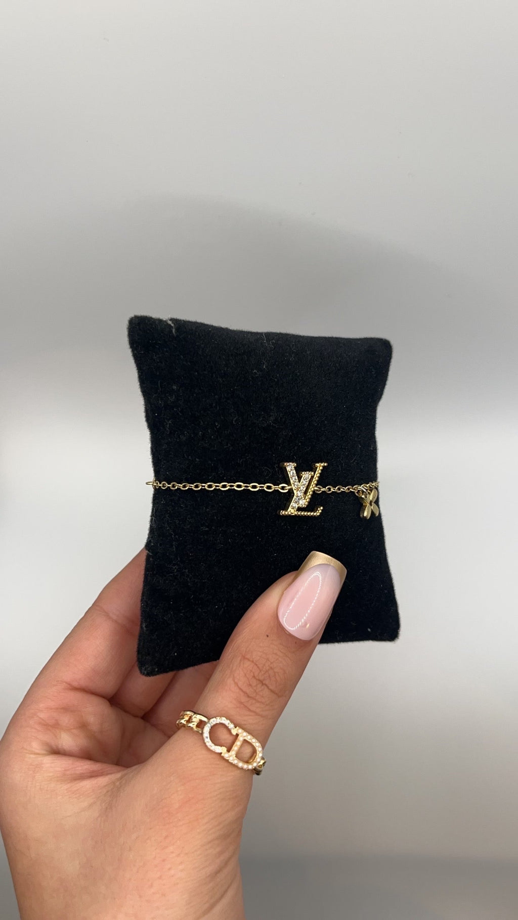 Lv Armband